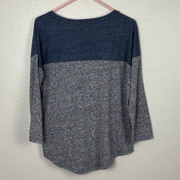Gap Woman's Size Medium Dual Gray Blue Toned Flowy Tunic Style 3/4 Sleeve Shirt - Picture 3 of 9